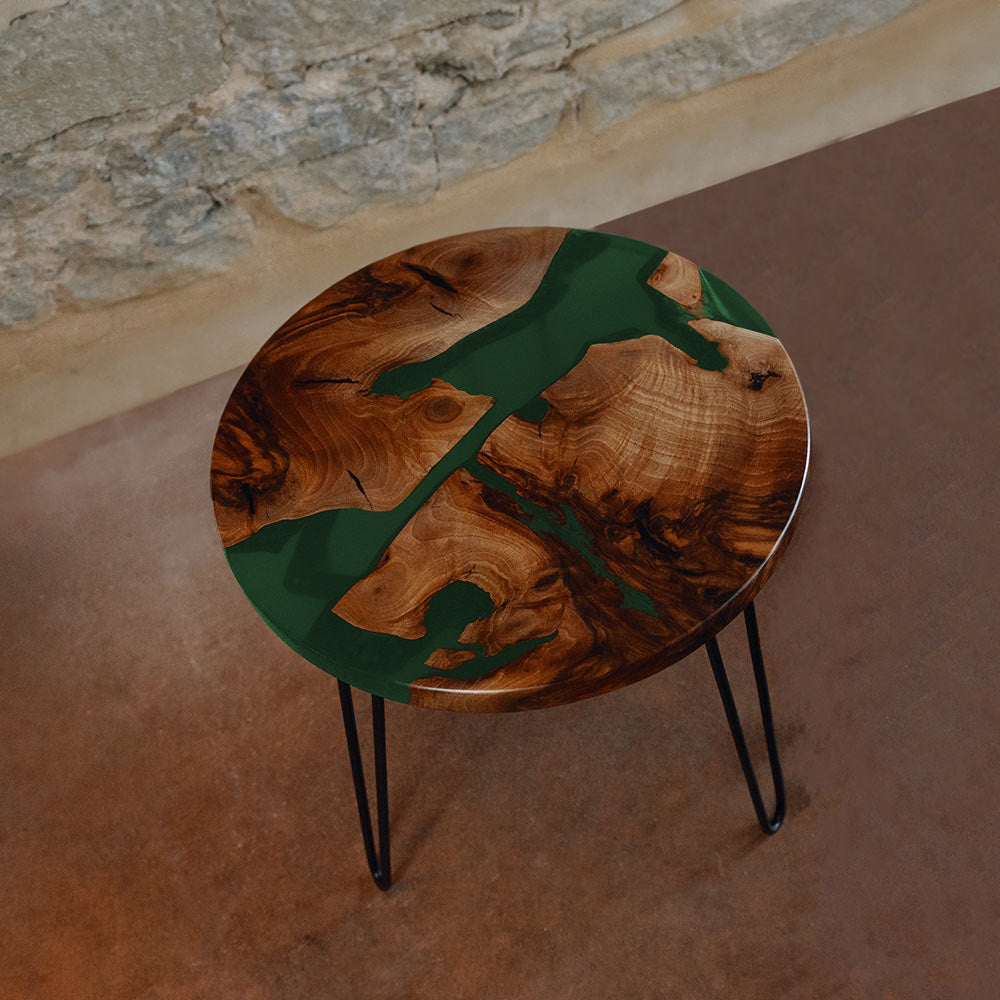 Epoxidharz Beistelltisch rund aus Nussbaum. Epoxidharz grün. Modell Schluchsee