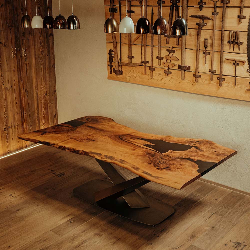 Monolith aus Massivholz von schwarzhirsch