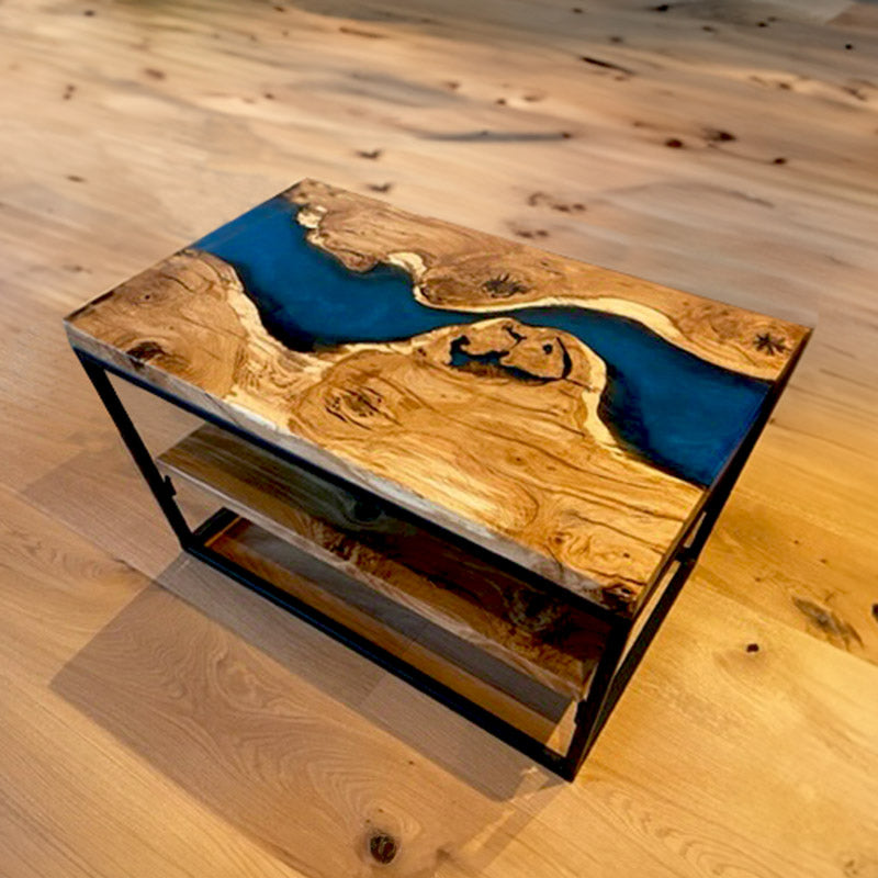 Couchtisch Nussbaum mit Epoxidharz. Modell Bergbach von schwarzhirsch