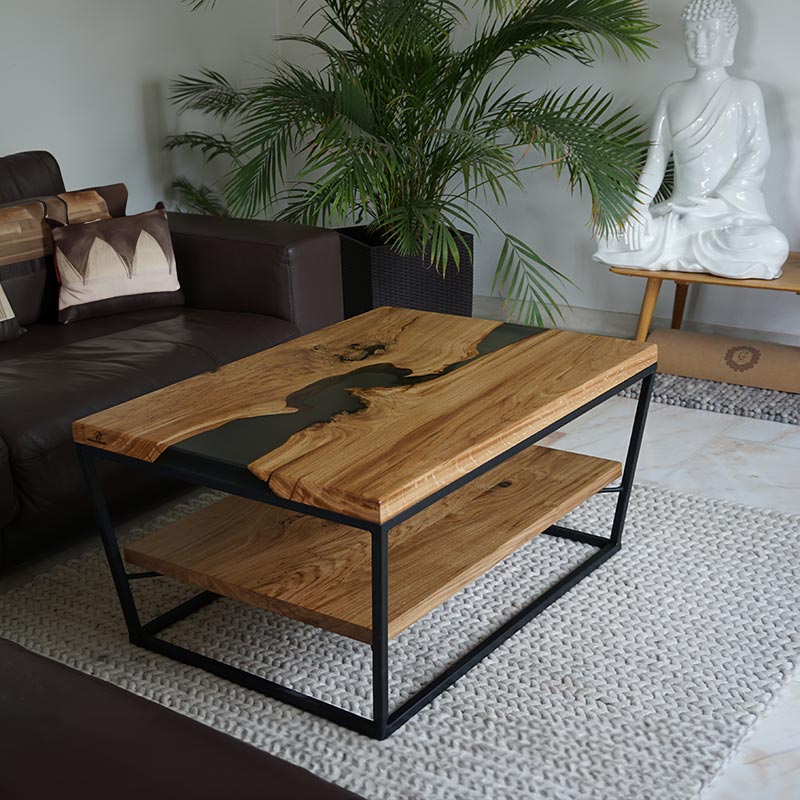 Couchtisch Epoxidharz aus Eiche mit Cube-Gestell. Modell Rötenbach