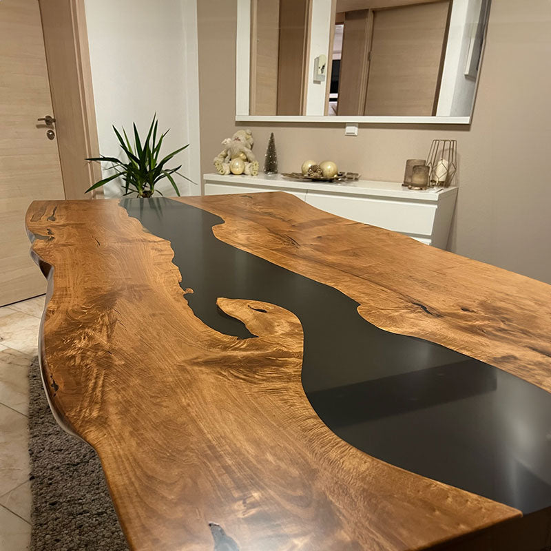 Epoxidharz Tisch aus Esche. Modell Hirschsprung von Schwarzhirsch