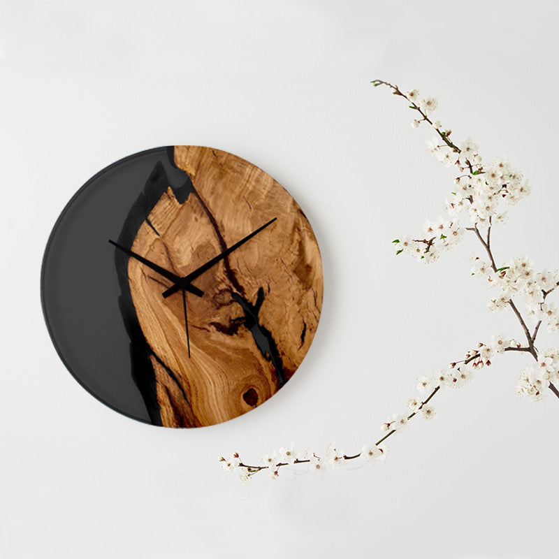 Epoxidharz Uhr aus Alteiche anthrazit. Modell Adria