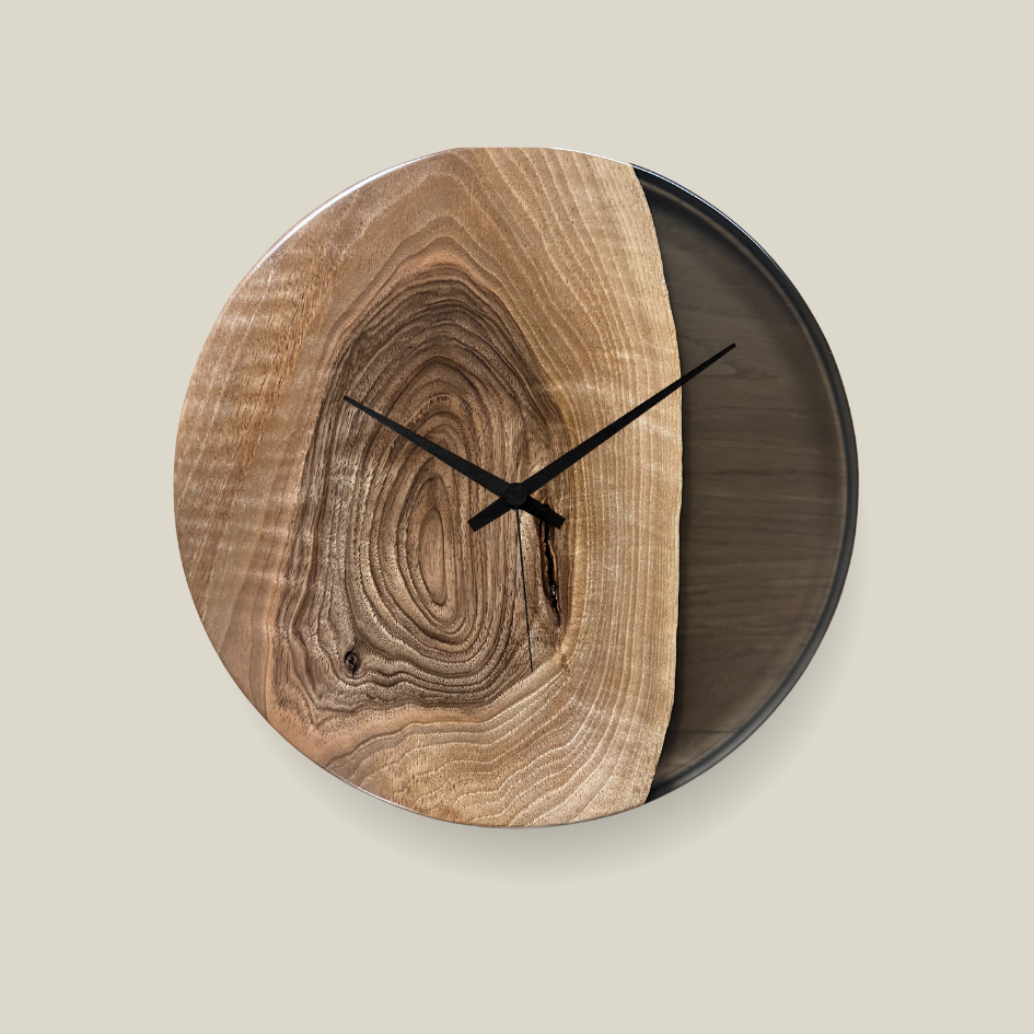 Epoxidharz Uhr aus Nussbaum anthrazit