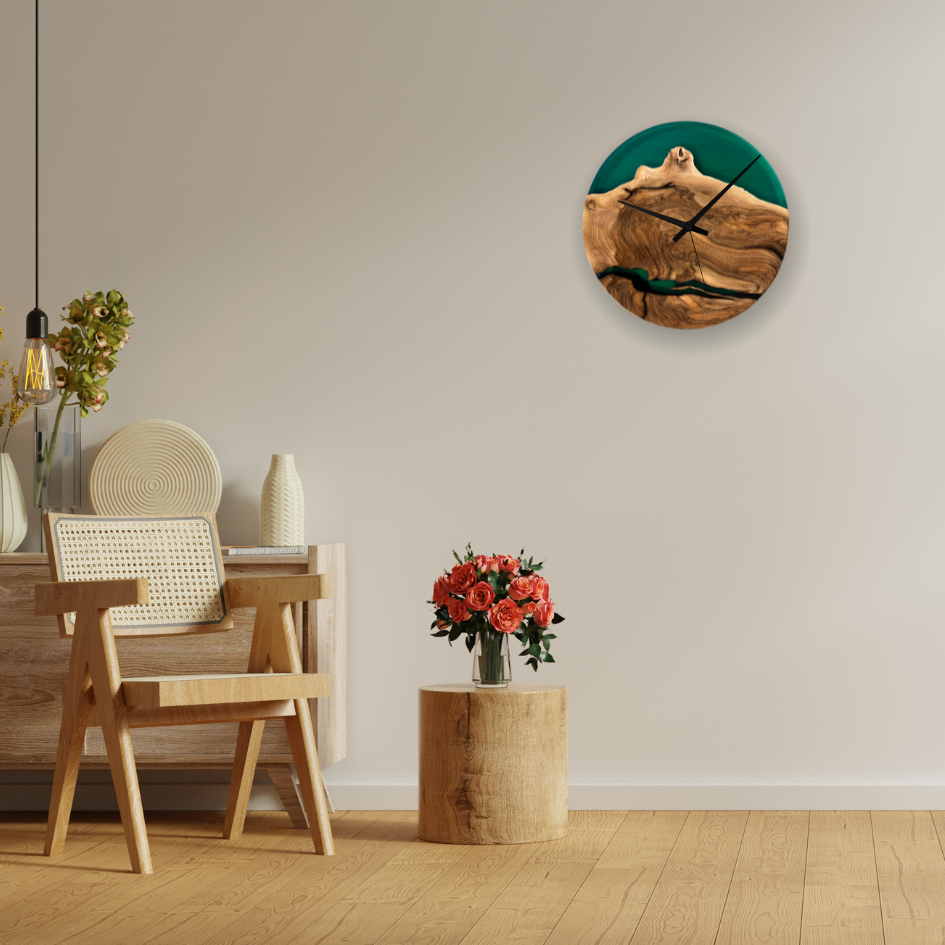 Epoxidharz Uhr aus Nussbaum grün. 40 cm. Fertiges Unikat 21