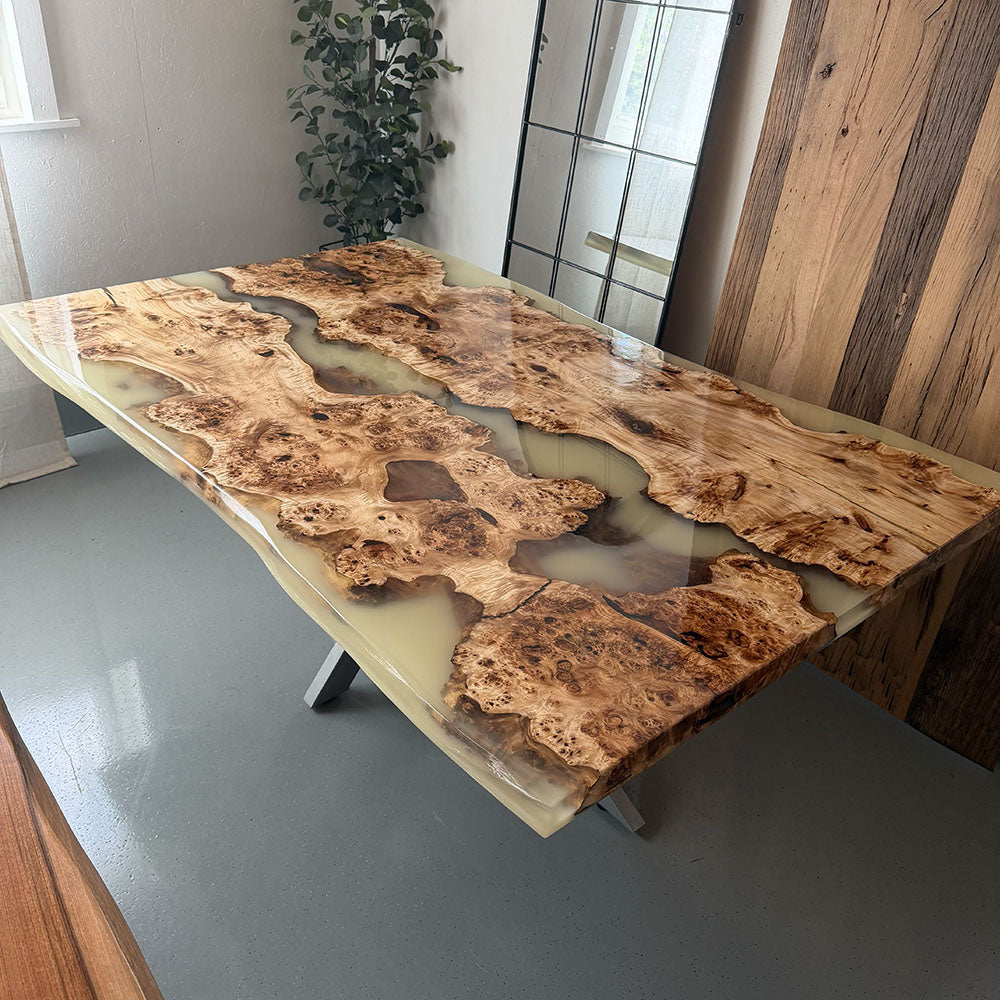 Sale! Epoxidharz Esstisch aus Pappel | 185 x 106-116 cm