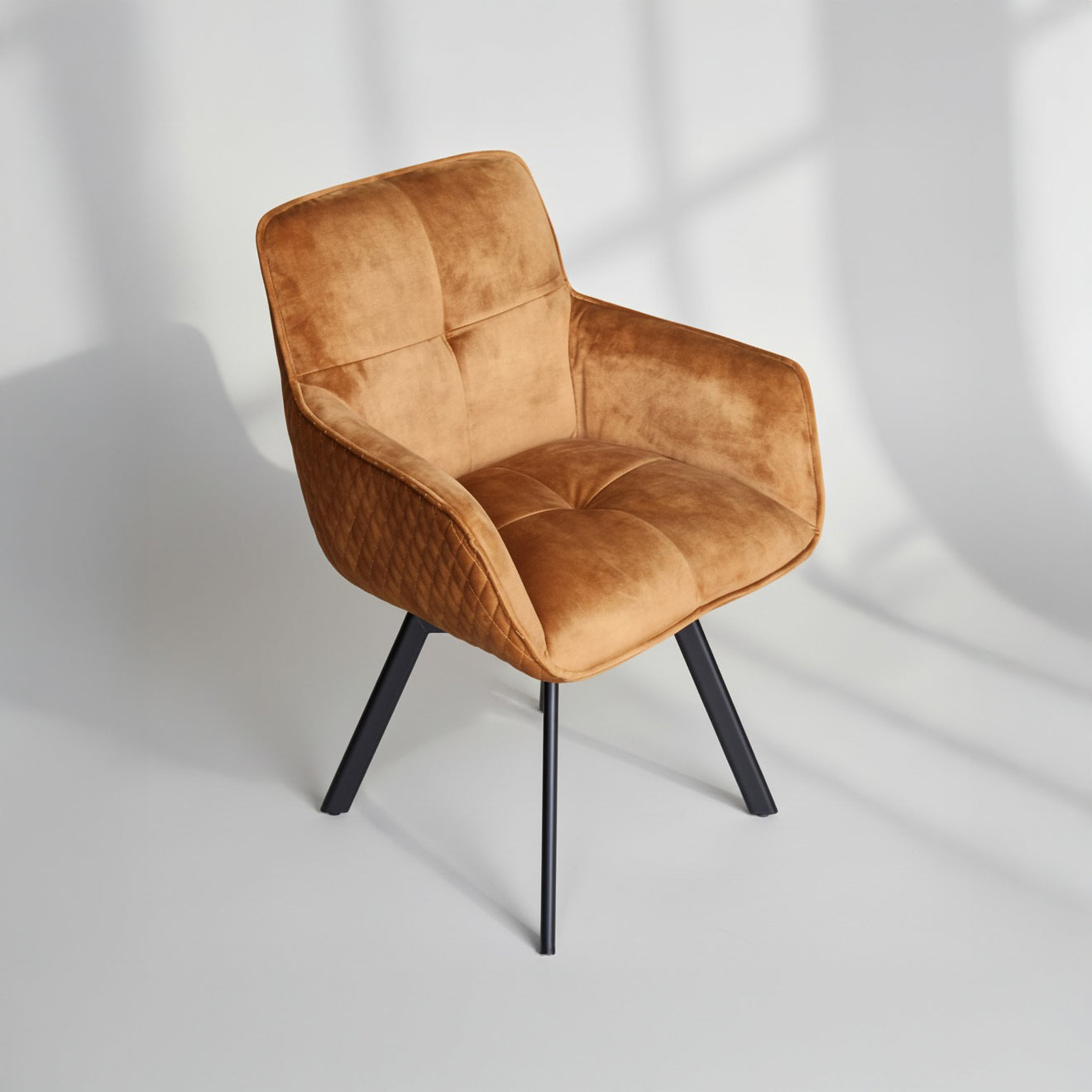 Schwarzwald_Loft_Stuhl_Samt_Amber