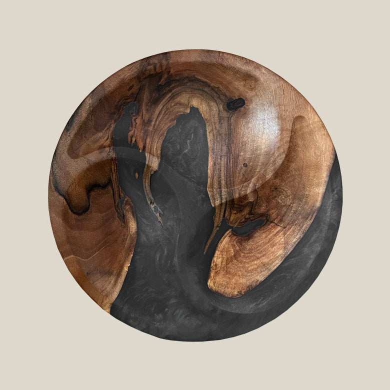 Servierteller rund aus Epoxidharz und Nussbaum. Modell Wildsee in anthrazit