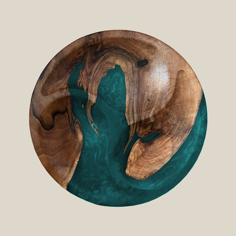 Servierteller rund aus Epoxidharz und Nussbaum. Modell Wildsee in türkis