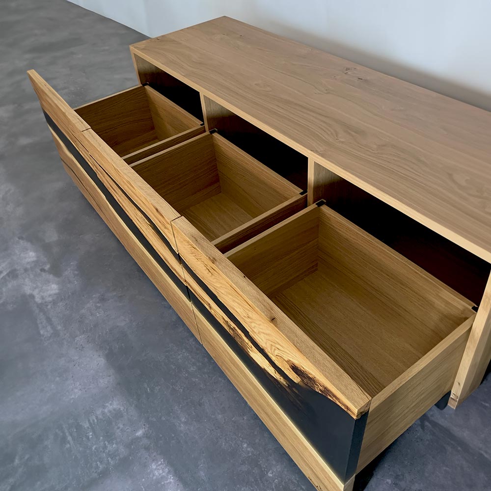 Sideboard-Epoxidharz-Eiche-Schwarzhirsch