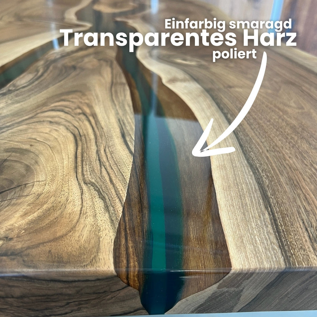 Epoxidharz Tisch aus Nussbaum in waldgrün | Modell Adria Nussbaum