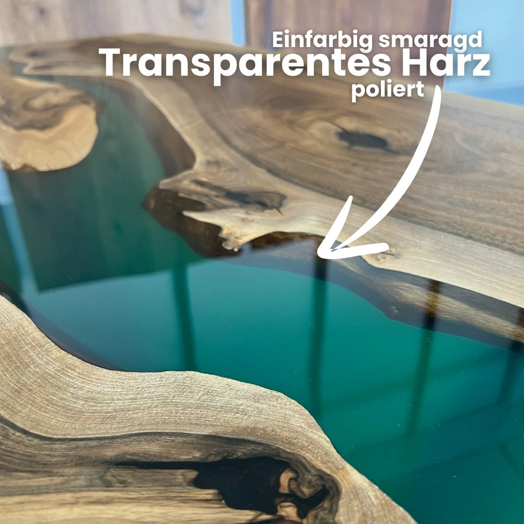 Epoxidharz Tisch aus Nussbaum in waldgrün | Modell Adria Nussbaum