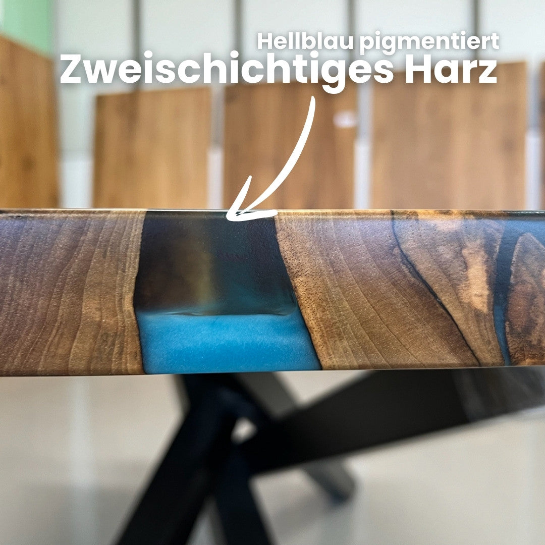 Epoxidharz Tisch aus Nussbaum hellblau pigmentiert | Modell Hegau