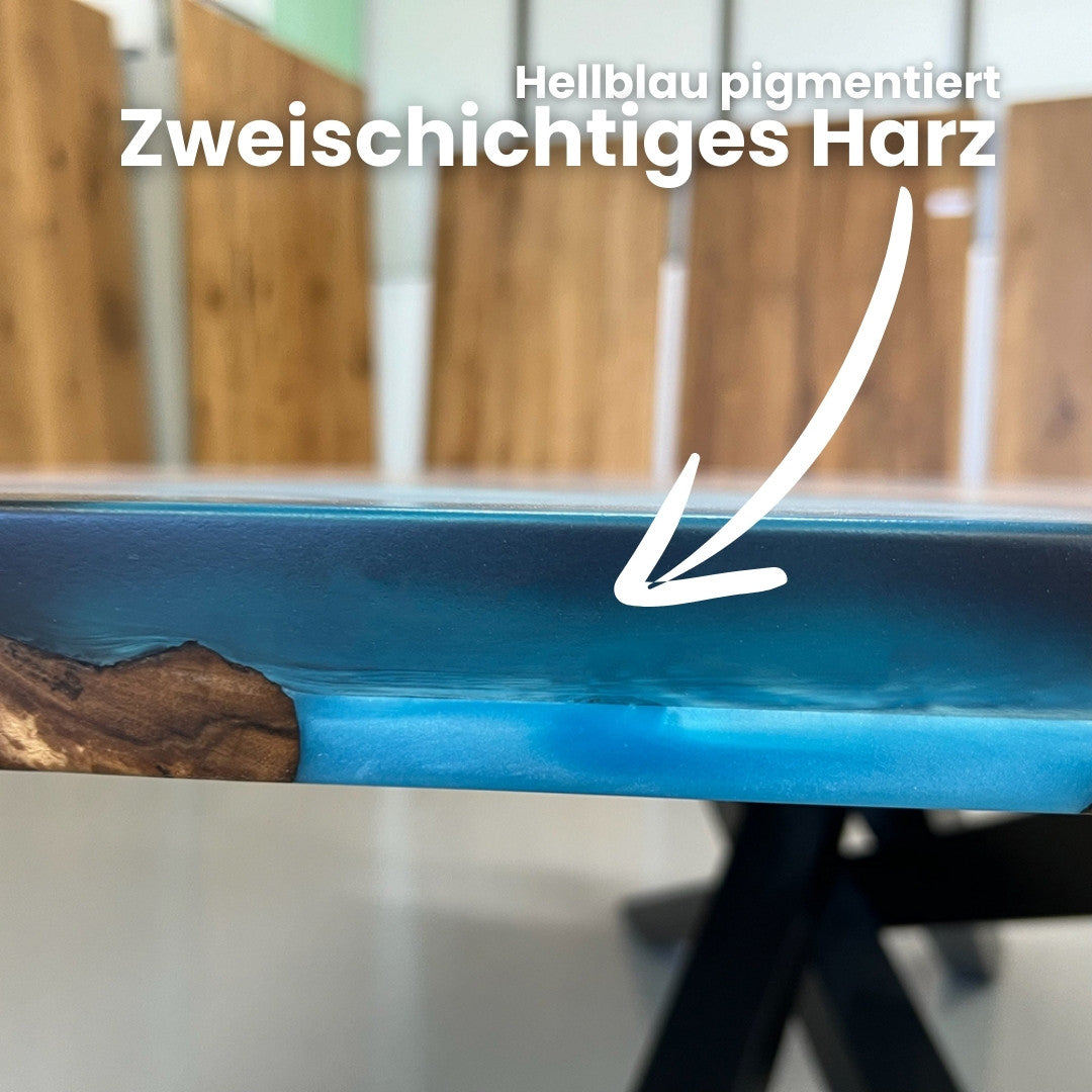 Epoxidharz Tisch aus Nussbaum hellblau pigmentiert | Modell Hegau