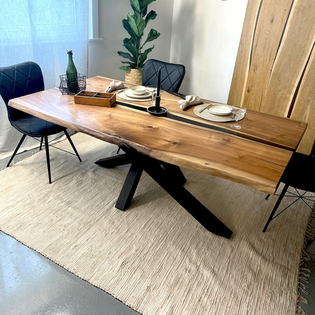 Epoxidharz Tisch aus Nussbaum | Modell Kinzig