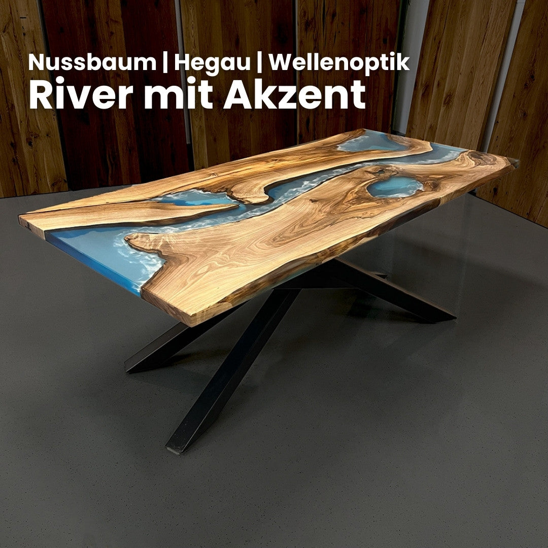 Epoxidharz Tisch aus Nussbaum hellblau mit Wellenoptik | Modell Hegau