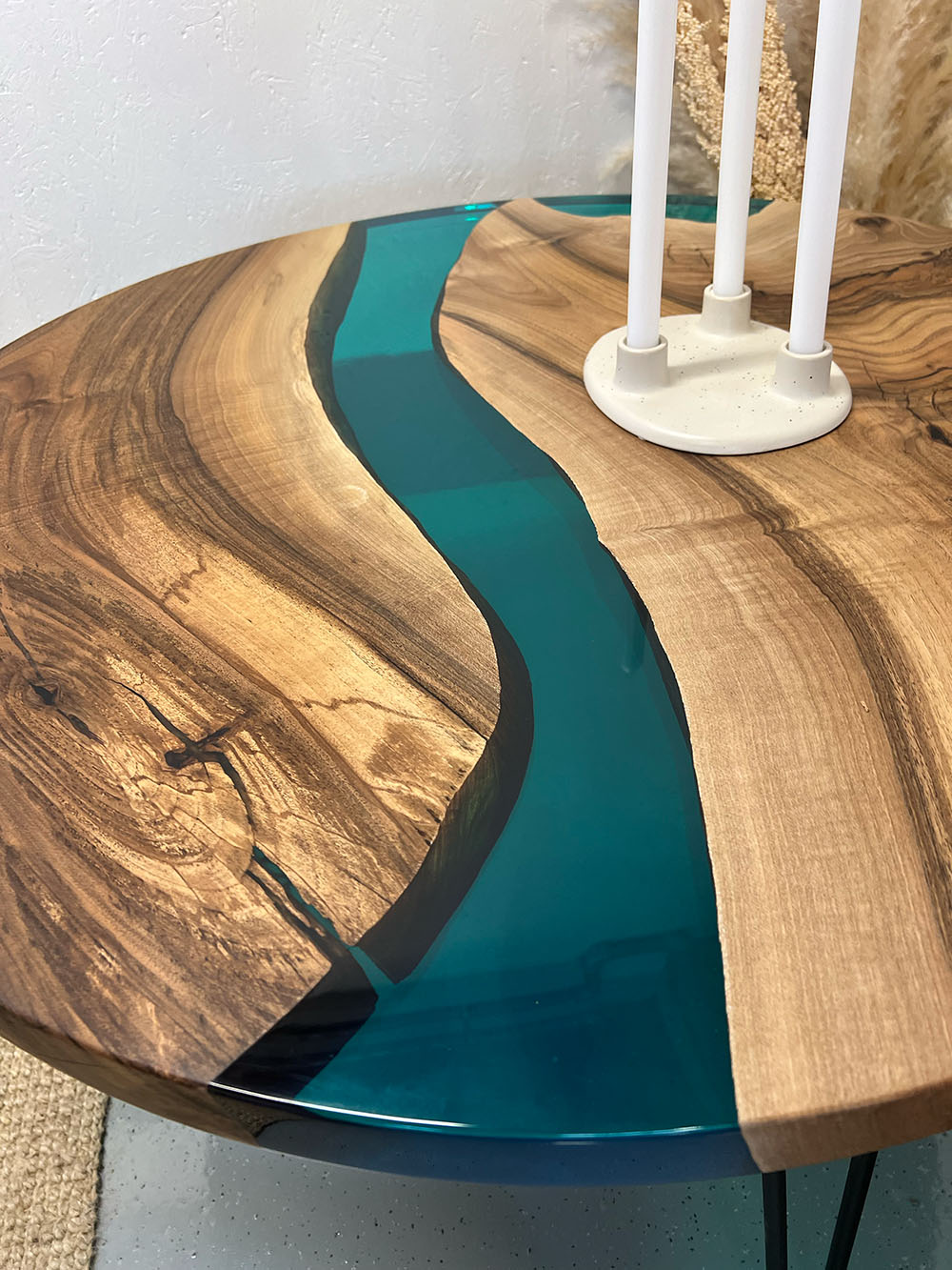 Sale! Epoxidharz Rundtisch aus Nussbaum | 90 cm