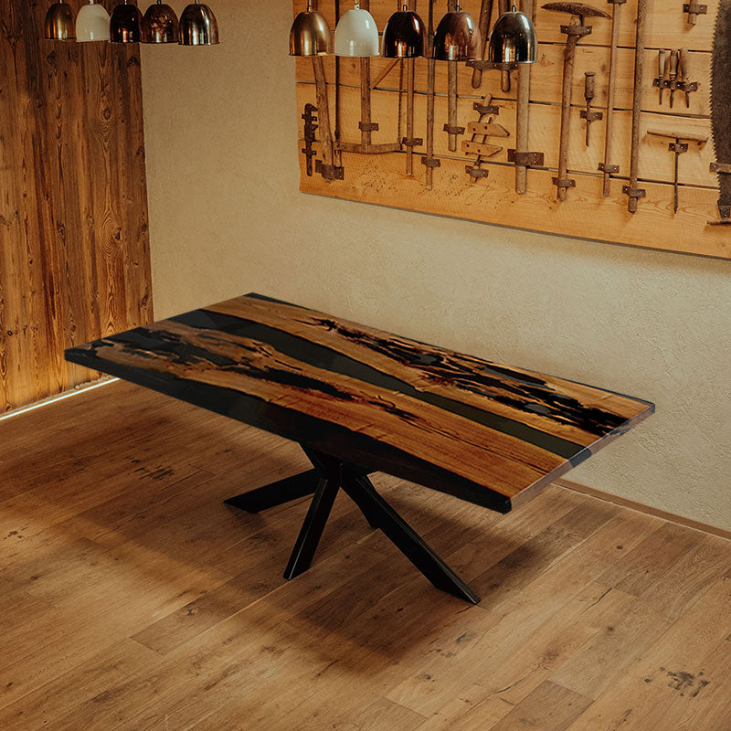 Epoxidharz Tisch aus Akazie mit Kreuzgestell. Modell Schwarzwald