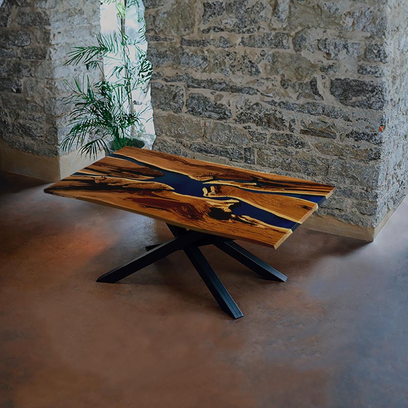 Epoxidharz Tisch aus Nussbaum mit Spidergestell. Modell Adria Nuss von schwarzhirsch