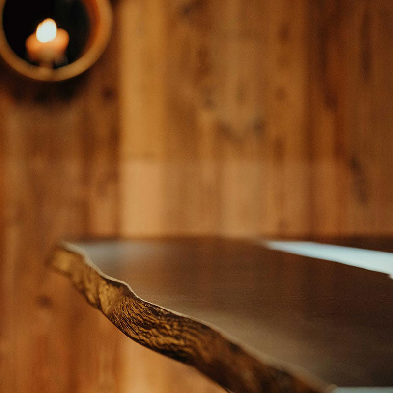 Massivholz Tisch. Esstisch schwarze Eiche mit weißem Epoxidharz und Kreuzgestell. fertiges Unikat. Tisch Blackforest