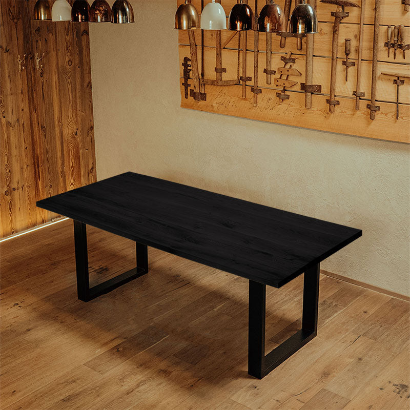 Massivholztisch aus schwarzer Eiche von schwarzhirsch