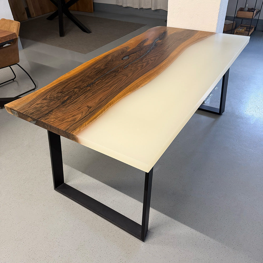 Sale! Epoxidharz Esstisch aus Nussbaum | 180 x 90 cm