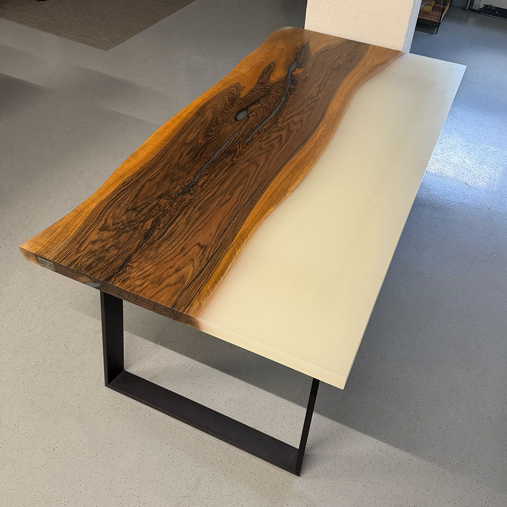 Sale! Epoxidharz Esstisch aus Nussbaum | 180 x 90 cm