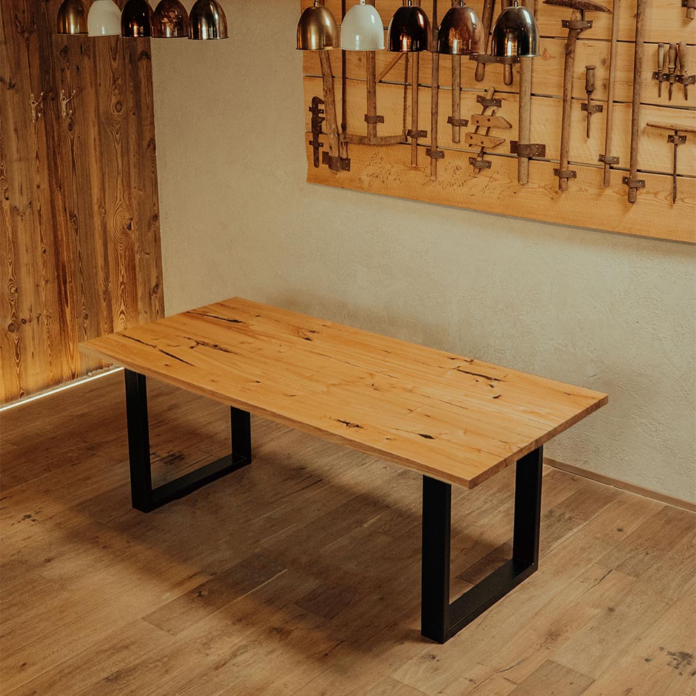 Massivholztisch aus Esche von Schwarzhirsch
